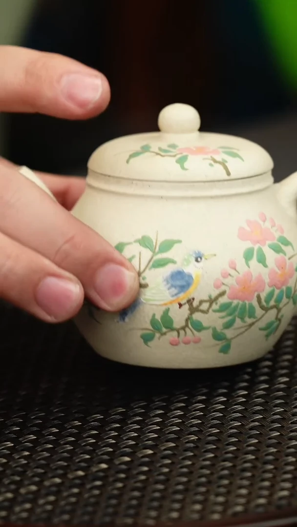 茶壶紫砂白玉段 花鸟
