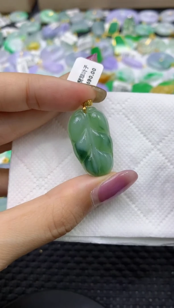 颈饰未镶嵌翡翠天然缅甸翡翠A货