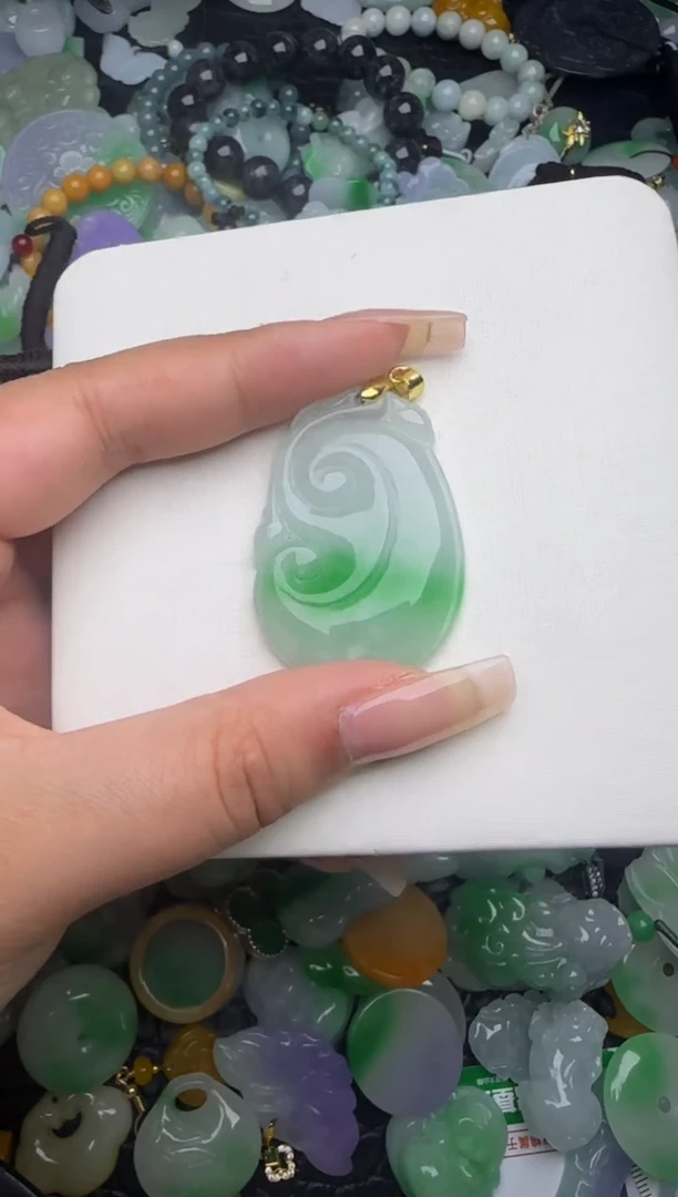 翡翠未镶嵌颈饰天然缅甸翡翠吊坠