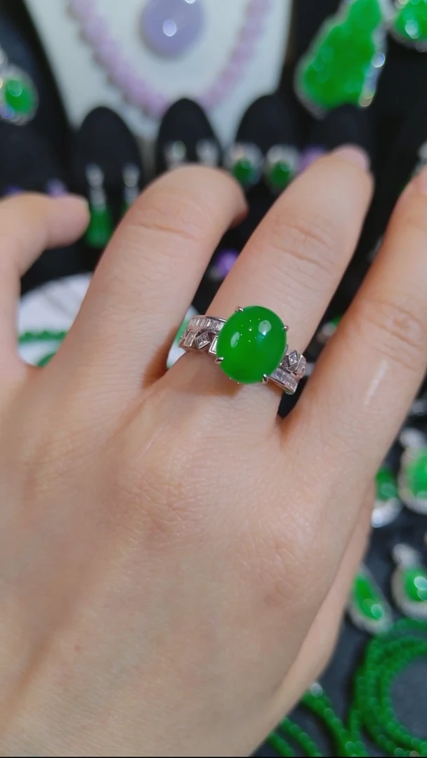 吊坠(不含链)18K金镶嵌翡翠蛋面戒指