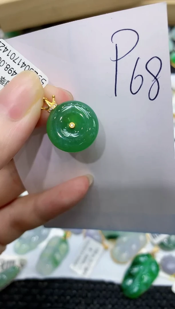 翡翠18K金镶嵌颈饰111111111