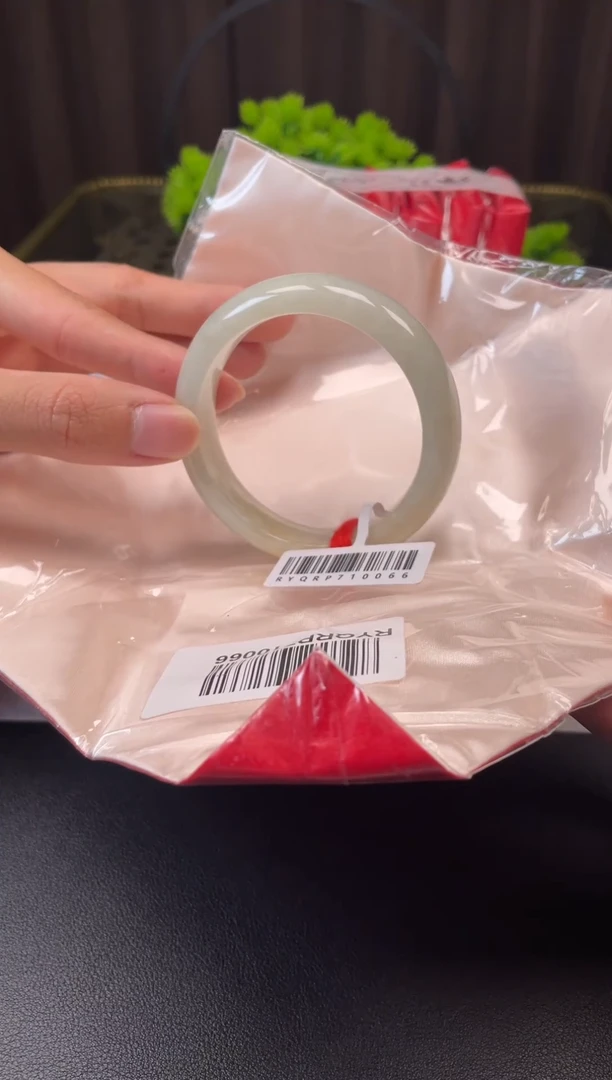 未镶嵌手镯翡翠3905