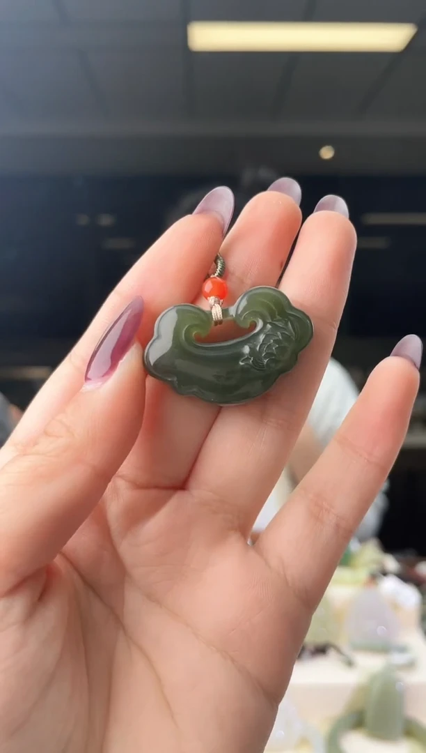 颈饰未镶嵌和田玉锁 无