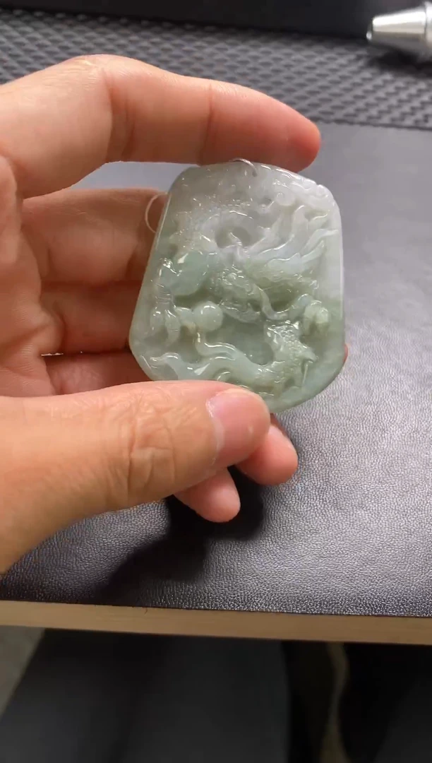 【闪购商品】翡翠颈饰未镶嵌43龙牌