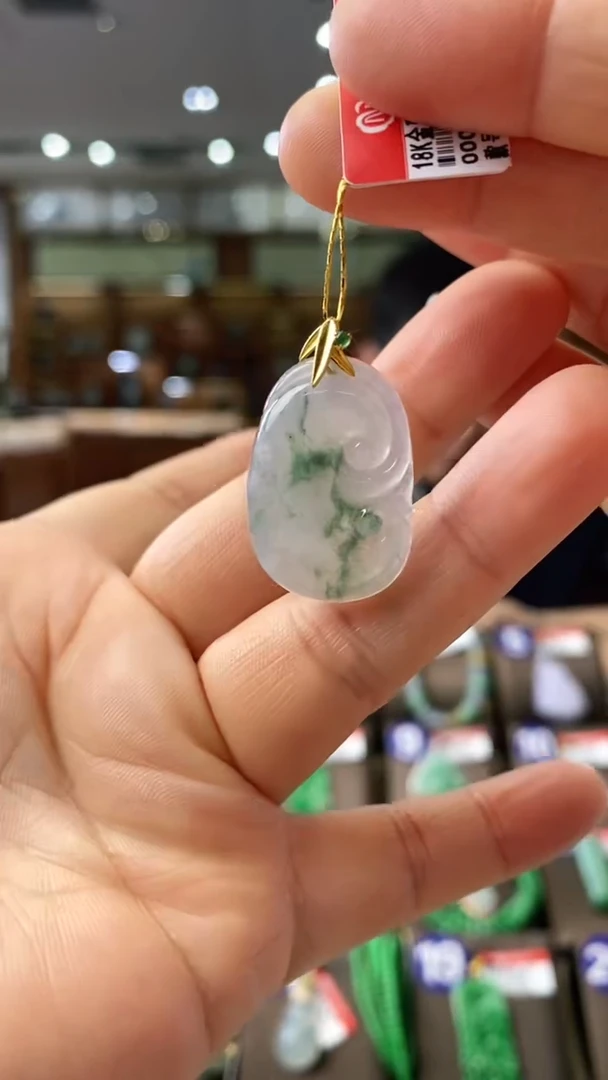 【闪购商品】翡翠颈饰18K金镶嵌如意