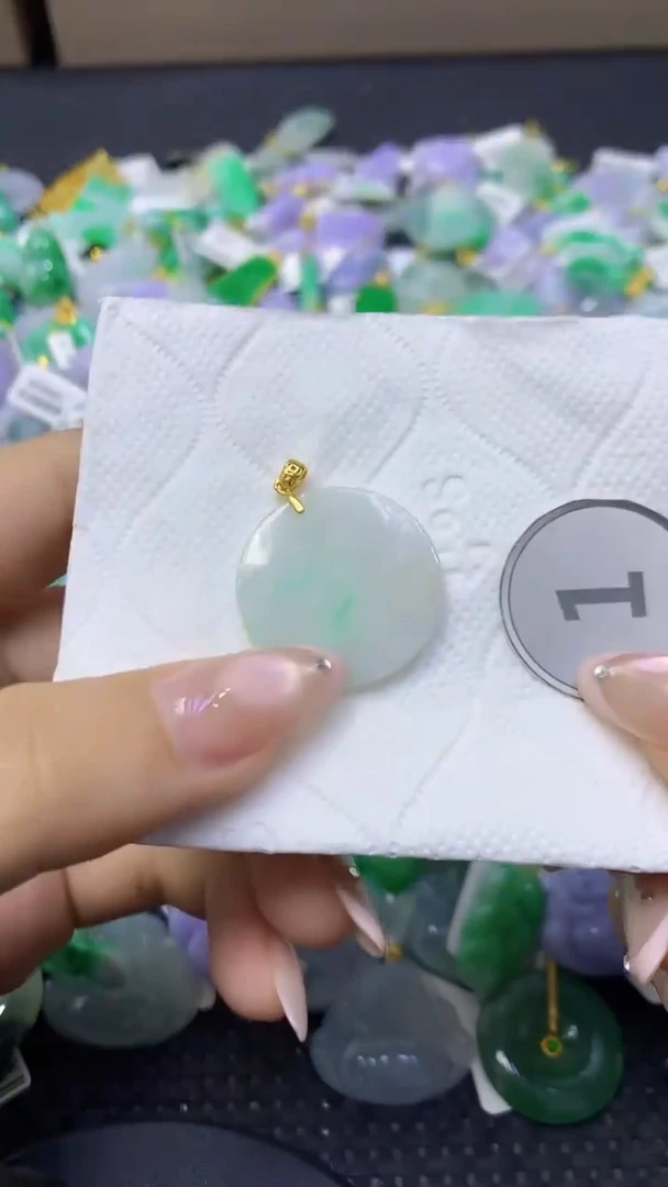 颈饰未镶嵌翡翠天然缅甸翡翠A货