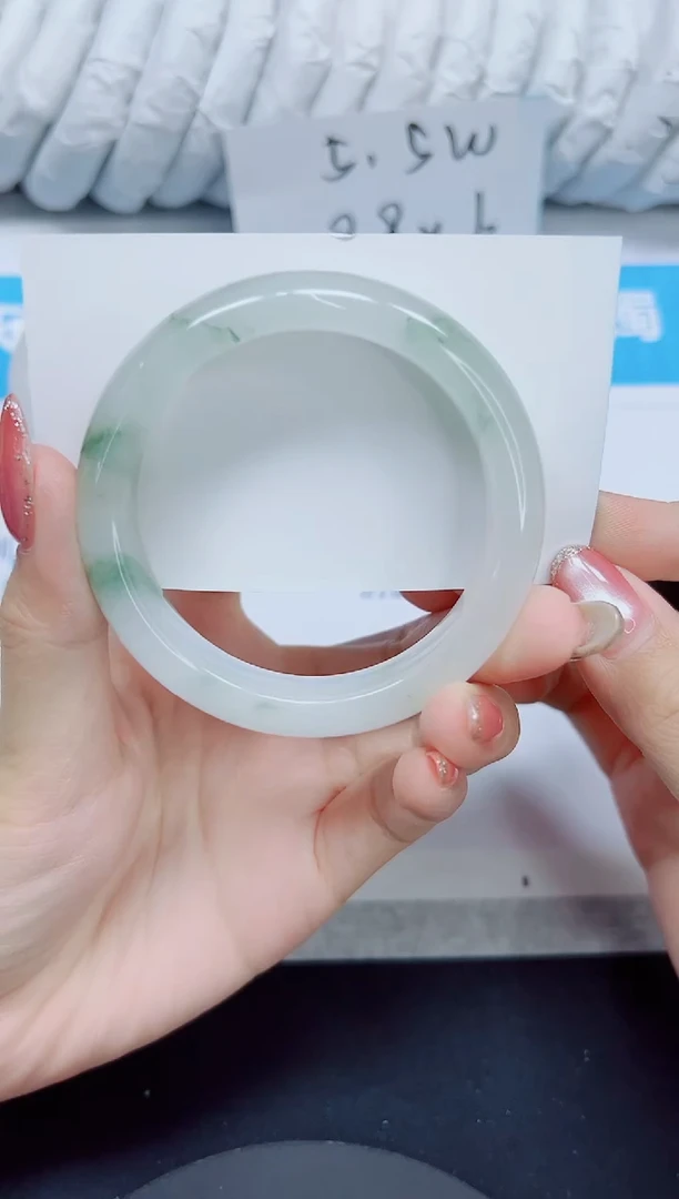 石英质玉手镯未镶嵌317/53.4