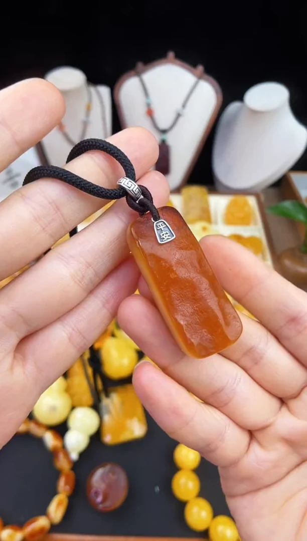 琥珀未镶嵌珠宝奇石柒月