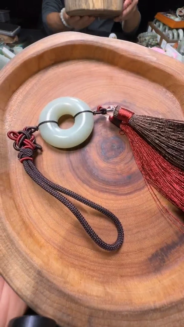 未镶嵌和田玉车挂车挂