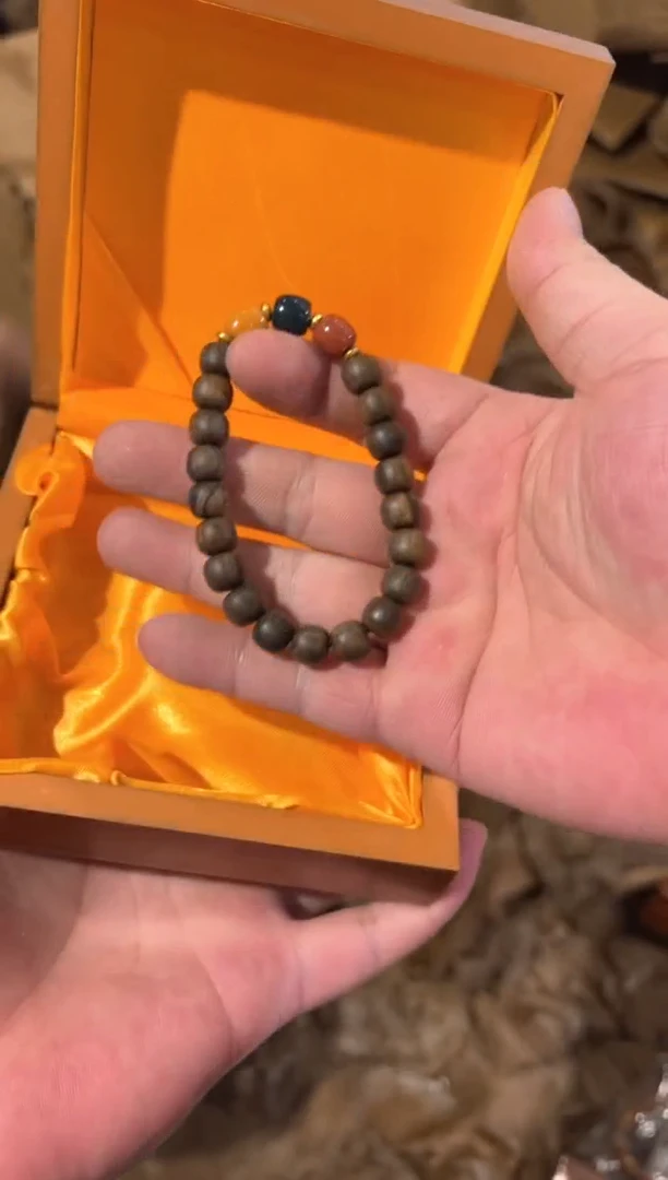 其他C803902不带礼盒璟德商品链接