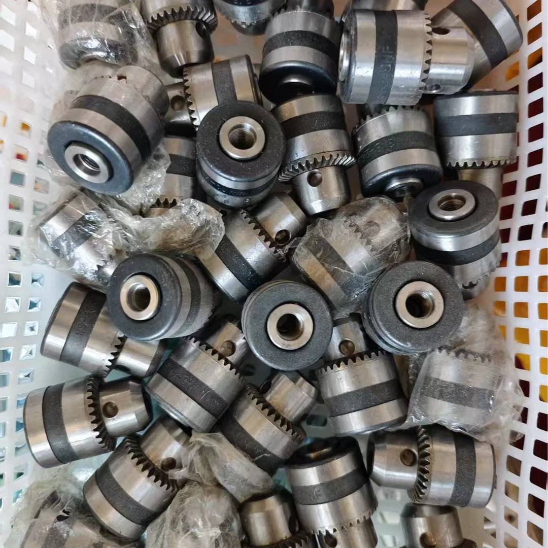 五金工具两个电钻转换头