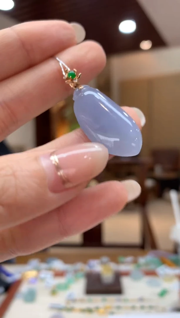 吊坠(不含链)18K金镶嵌翡翠福瓜