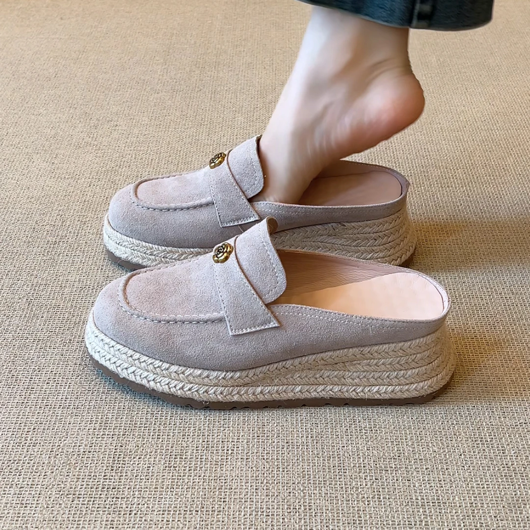 RubyL/5.5cm简约休闲通勤舒适山茶花草编坡跟圆头外穿包头拖鞋