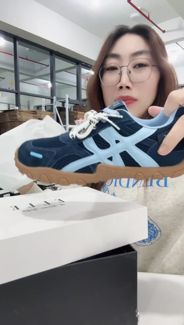 板鞋妮妮严选女鞋38码