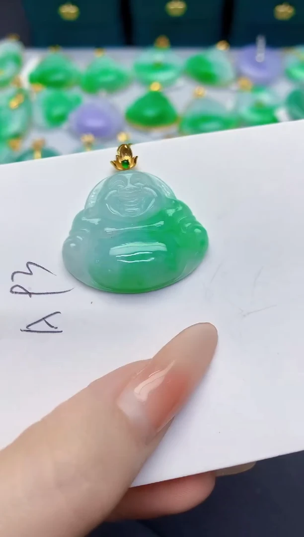 颈饰18K金镶嵌翡翠缅甸天然翡翠A货