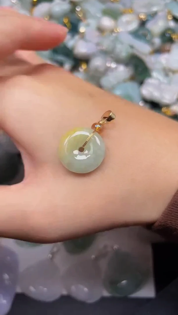 吊坠(不含链)未镶嵌翡翠**