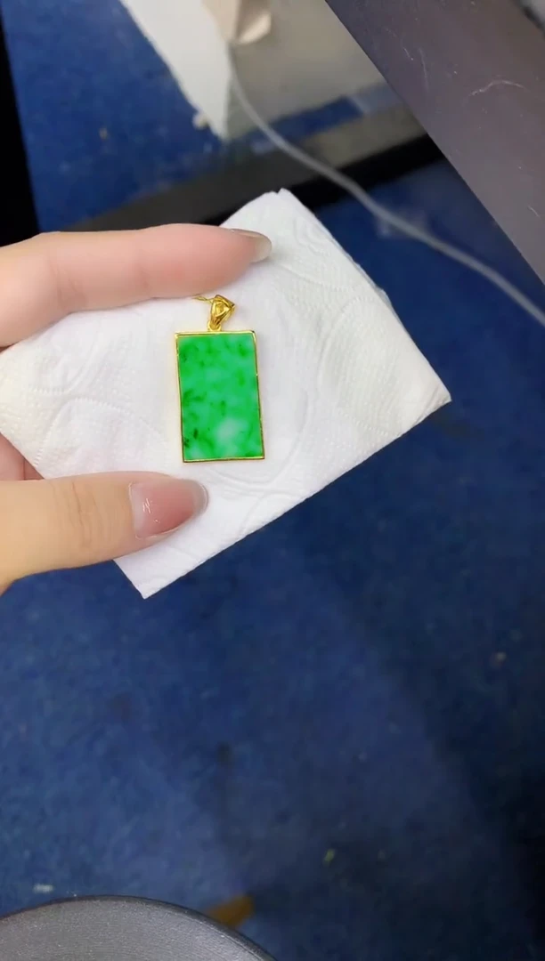 颈饰未镶嵌翡翠缅甸天然翡翠a货
