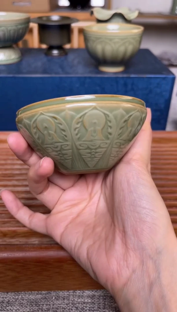 瓷器耀州窑橄榄绿禅定斗笠杯 微瑕