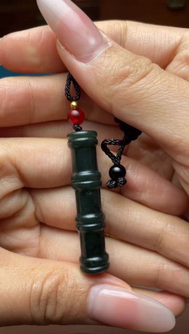 未镶嵌和田玉挂件m****d和田玉