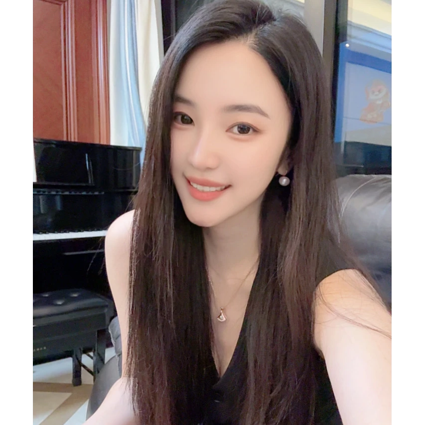 欧伦诗 钛钢项链 【专柜高货】时尚轻奢灵动小裙子-高档皮盒装