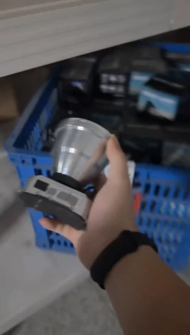 家用户外强光手电筒