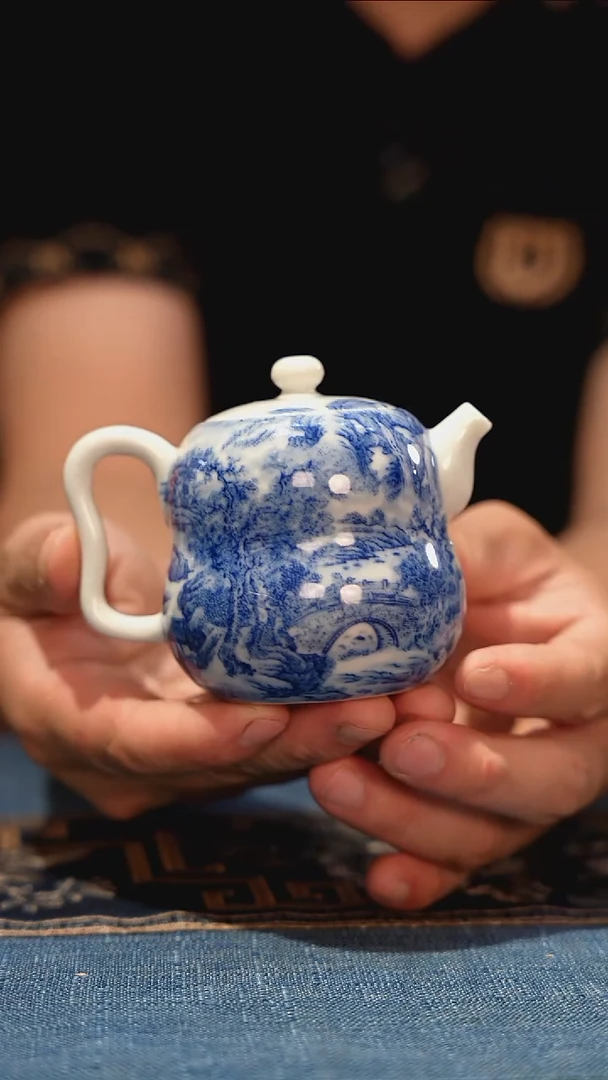 晓剑窑 山水茶壶