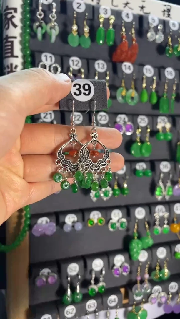 【闪购商品】翡翠颈饰银S925镶嵌39...