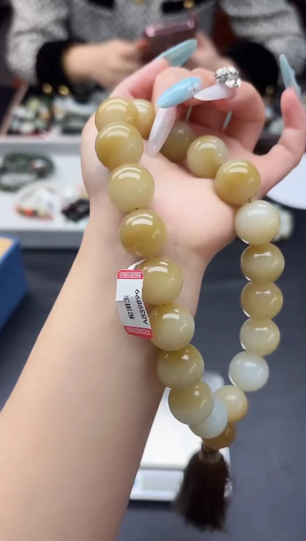 未镶嵌手串和田玉董小姐推荐 多样性发货 拍一发一tb