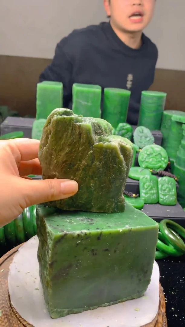 未镶嵌和田玉（碧玉）珠宝半成品1