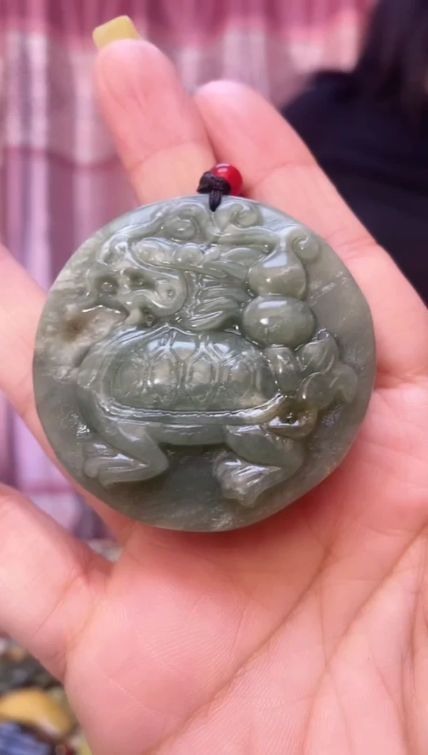 未镶嵌岫玉吊坠