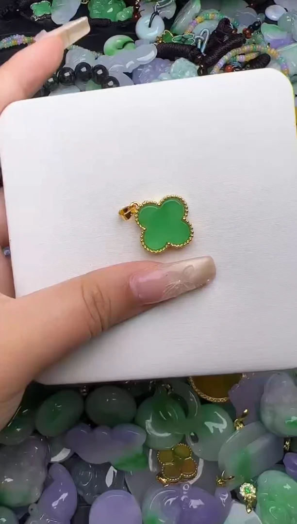 翡翠未镶嵌颈饰天然缅甸翡翠吊坠