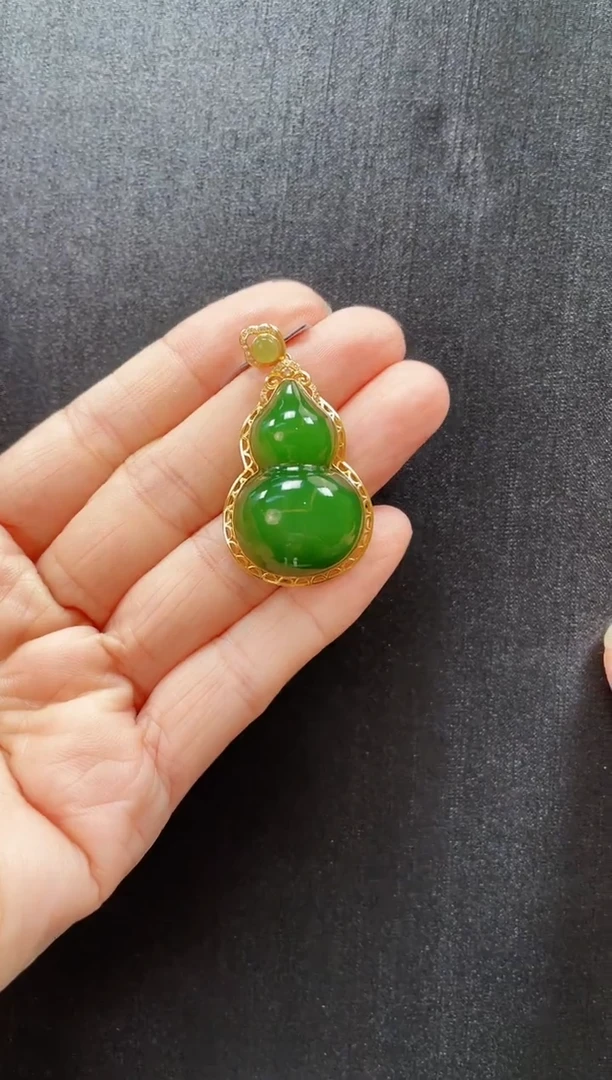 吊坠(赠链)18K金镶嵌和田玉