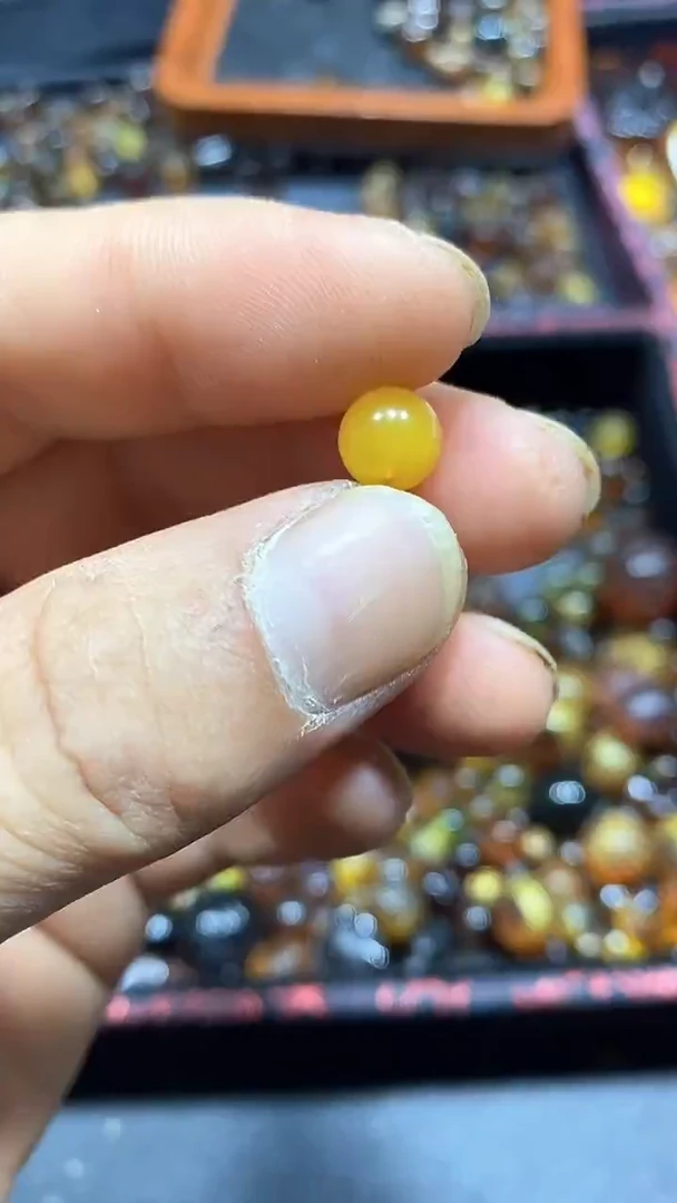 绿珀颈饰未镶嵌天然缅甸琥珀单珠