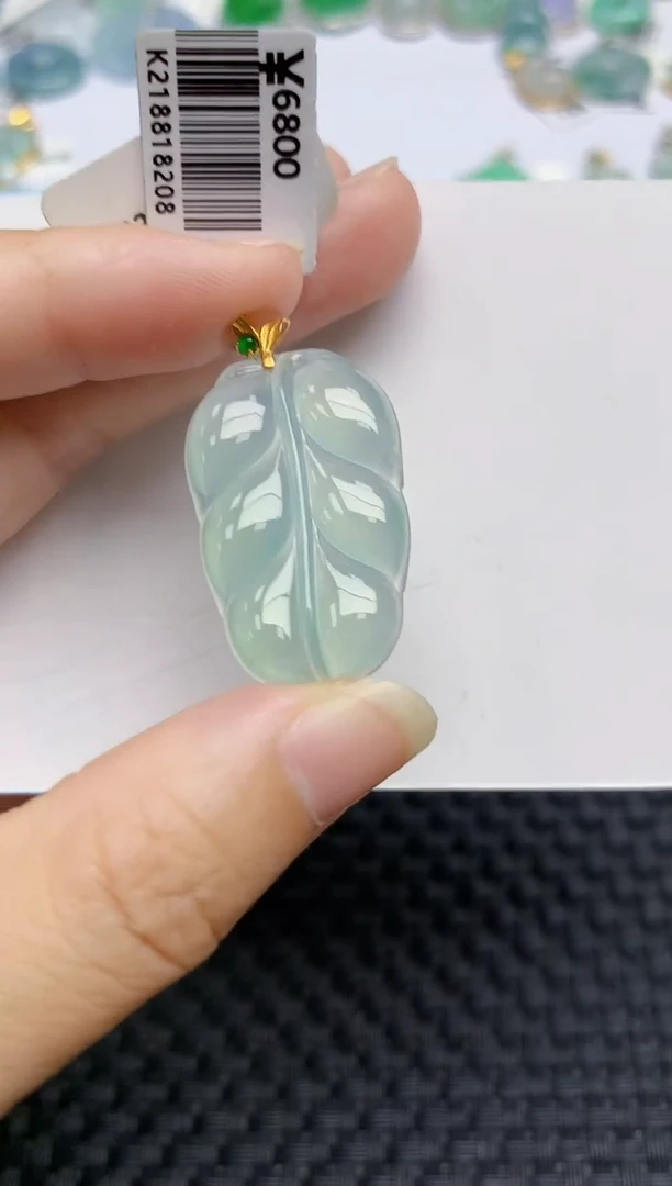 翡翠18K金镶嵌颈饰天然A货翡翠