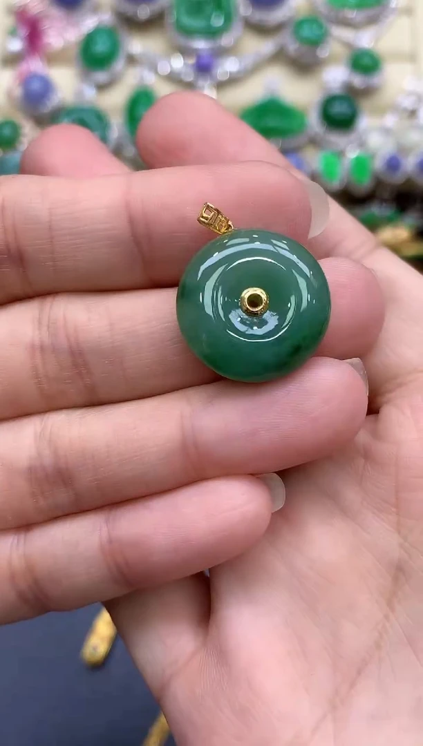 颈饰18K金镶嵌翡翠42-中国好珍宝