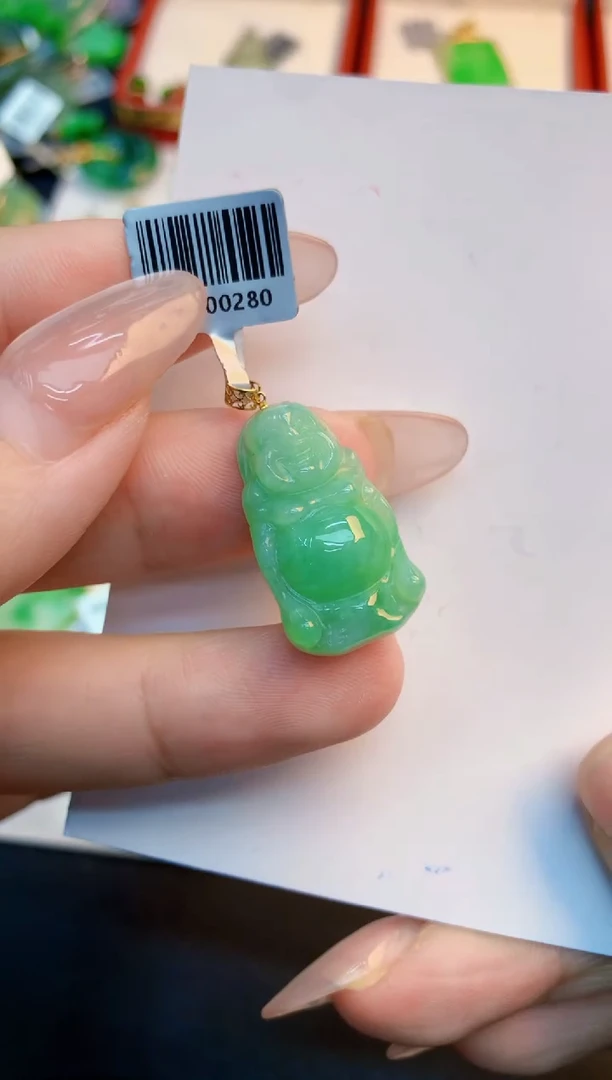 翡翠未镶嵌颈饰1