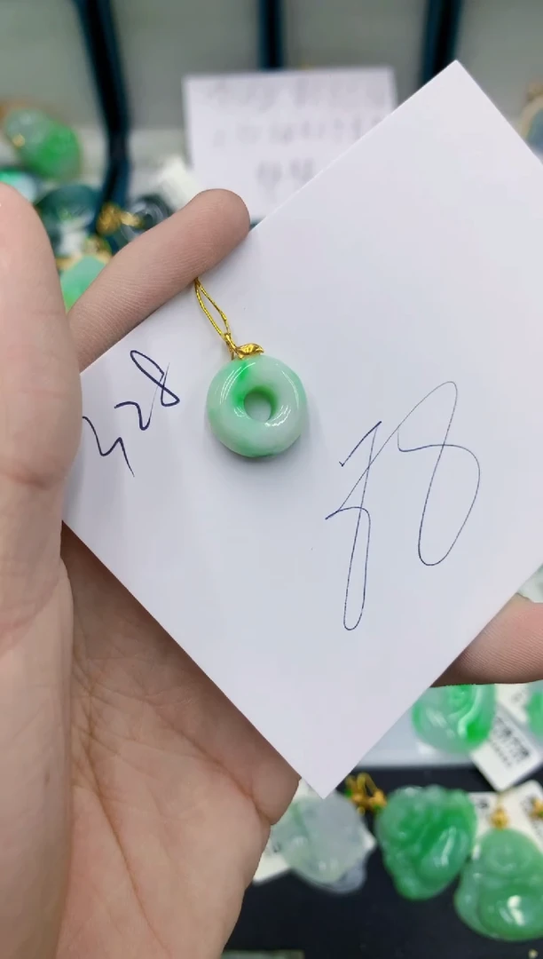 翡翠18K金镶嵌颈饰11111