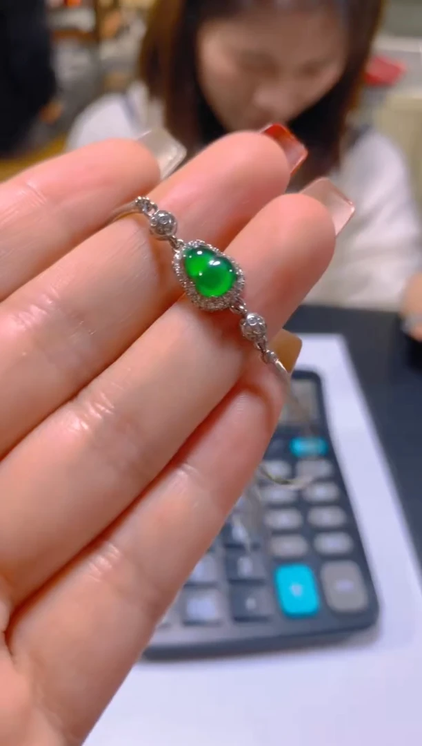 未镶嵌手链翡翠多样性发一