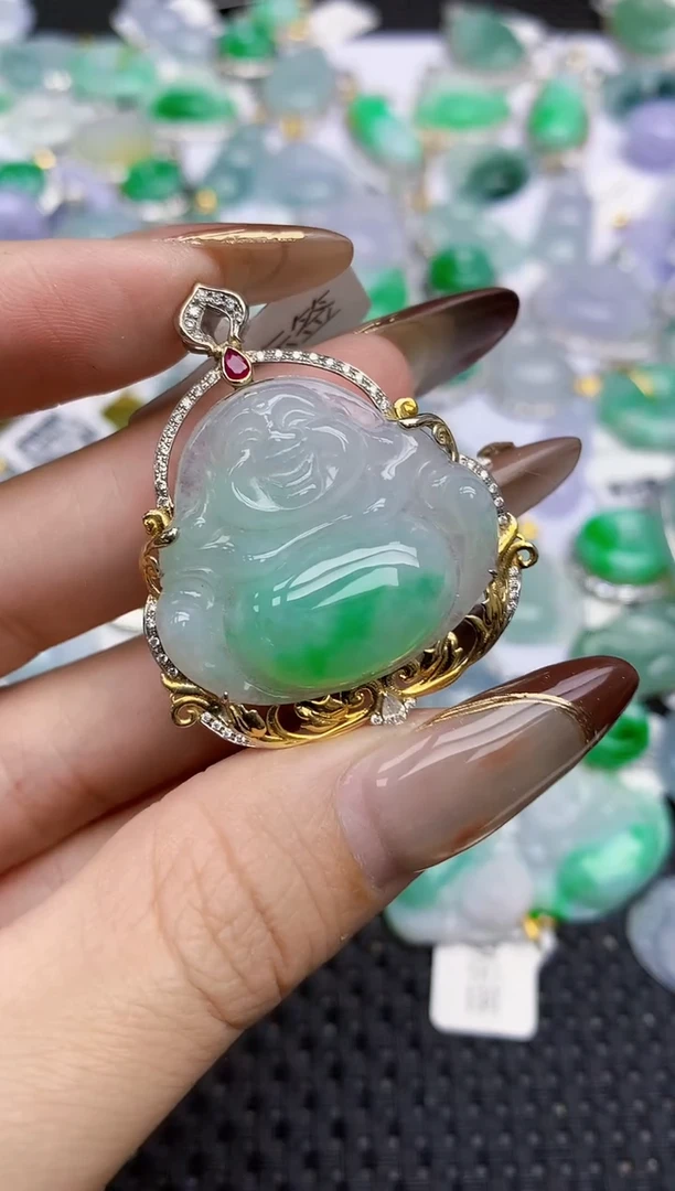 颈饰18K金镶嵌翡翠64   天然翡翠A货  百元以上9米证书费自理