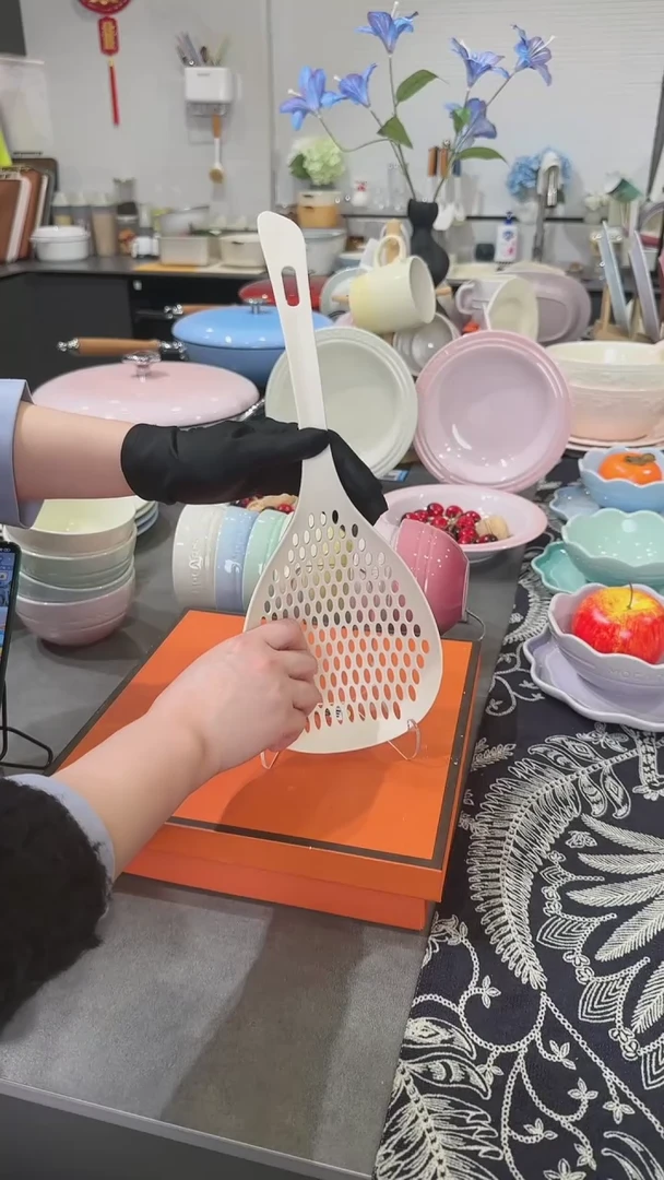 【闪购商品】瓷沥水勺34.5*13.5*4cm-霜白