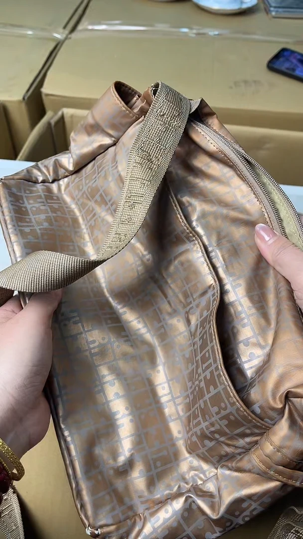 水牛剖层皮革中古杂项默认微瑕，满18包邮