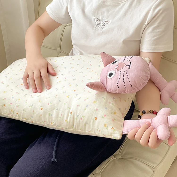 卡通全棉猫咪枕头成人儿童护颈定型枕芯可拆卸棉芯可机洗卡通枕套