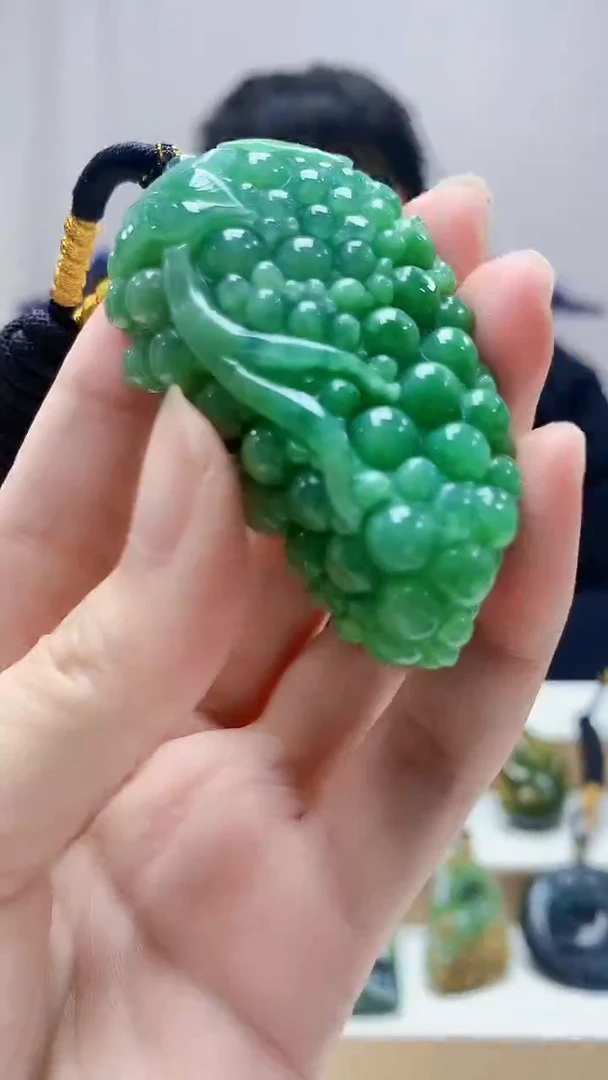 未镶嵌定制翡翠5060zm-毛货挂件6葡萄