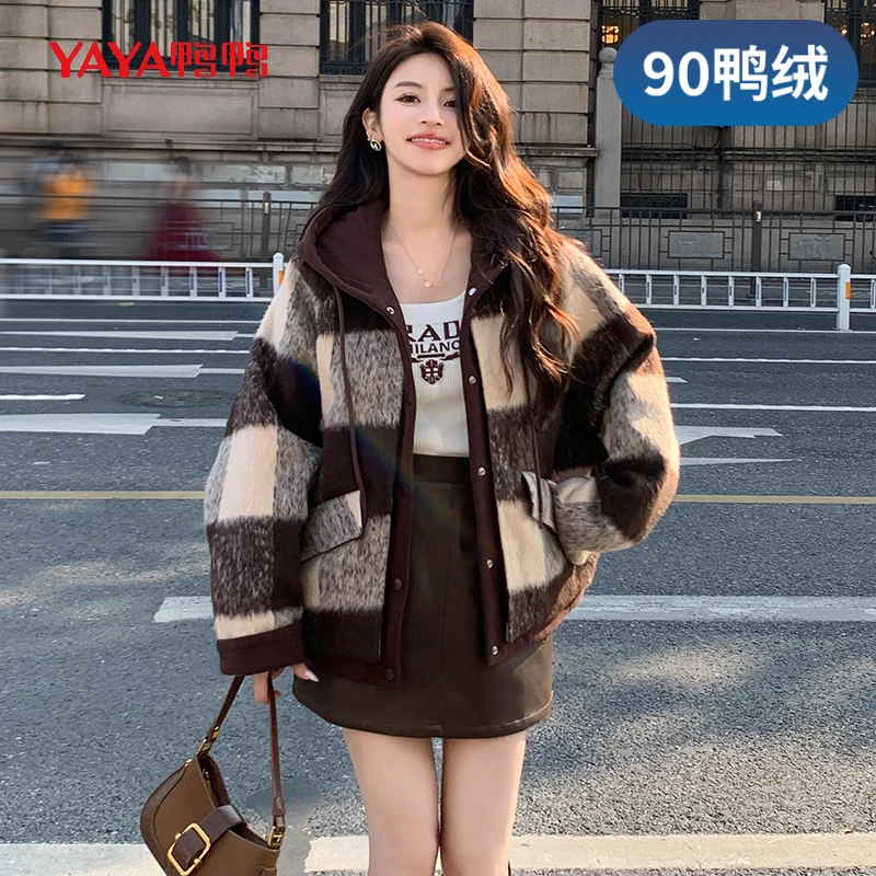 YAYA/鸭鸭【90绒】冬季小香风短款外套复古毛呢格子女士时尚韩版