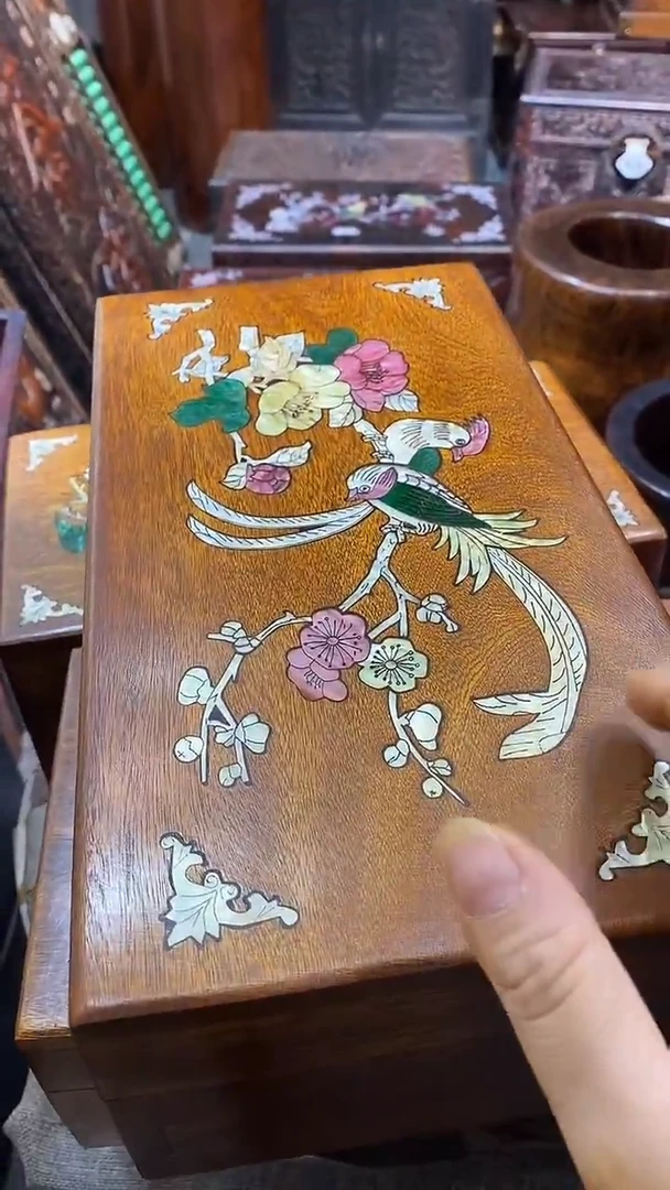 木木雕款大盒子一个