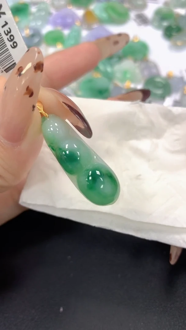 颈饰18K金镶嵌翡翠a货假一赔三支持复检百元上9元证书费自理