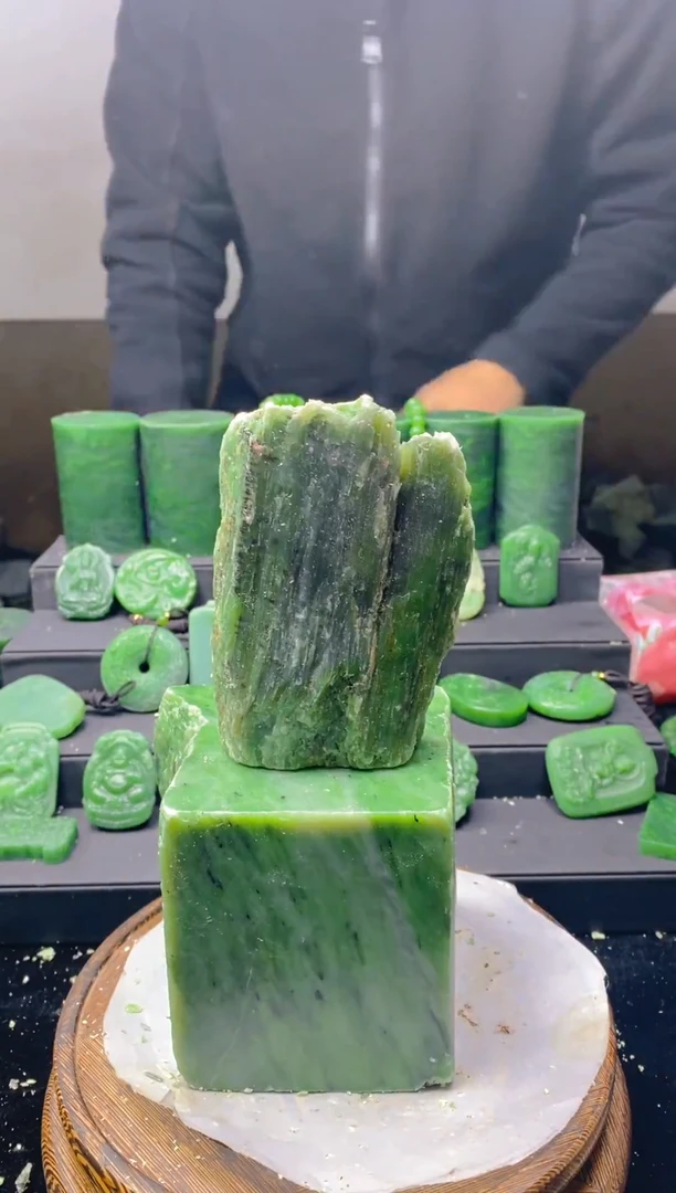 未镶嵌和田玉（碧玉）珠宝半成品1