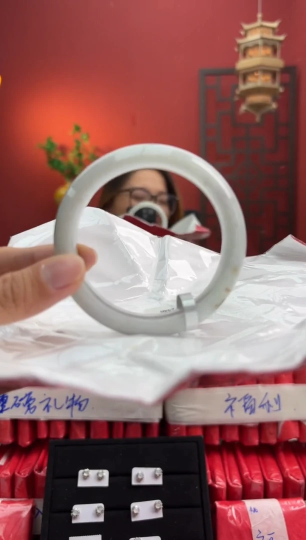 未镶嵌手镯翡翠翡翠手镯1