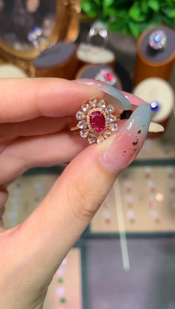 红宝石戒指18K金镶嵌0.81CT