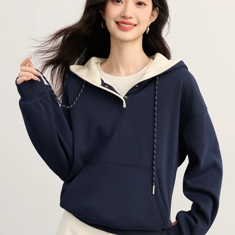 职业阿玛诗官2025秋冬季新款减龄百搭女款针织衫撞色连帽长袖卫衣